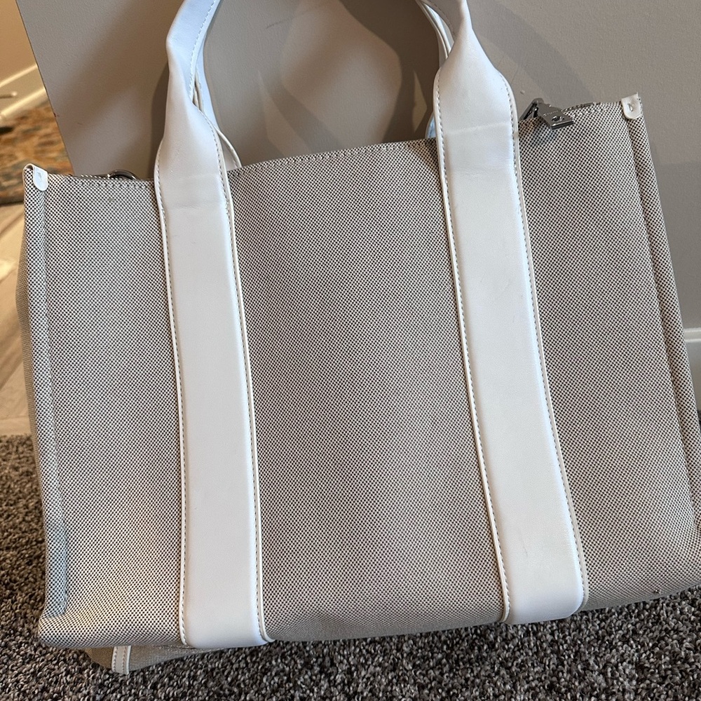 DKNY Tan and White Tote Bag - Picture 8 of 17